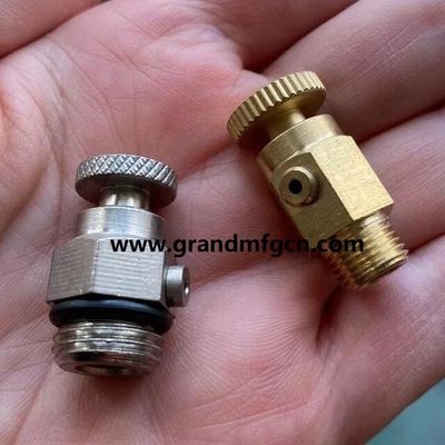 NPT conectores de ventilación del radiador de rosca de precisión de latón hecha a medida piezas mecanizadas de calidad de latón volcado piezas conectores de rosca de codo